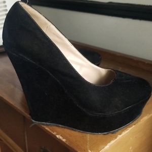 BLACK VELVETEEN WEDGE HEEL SHOES SZ 9 WOMENS
